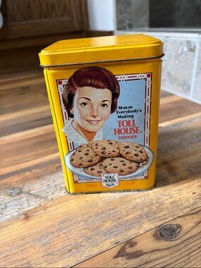 ✨Vintage Nestle Toll House Cookies Collector Yellow Metal Tin 1939 1942 1954 ✨